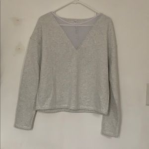 Like new Alo long sleeve sweatshirt w/ mesh